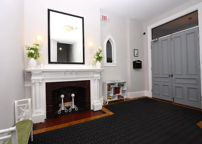 Stylish Studio On Newbury St #3
